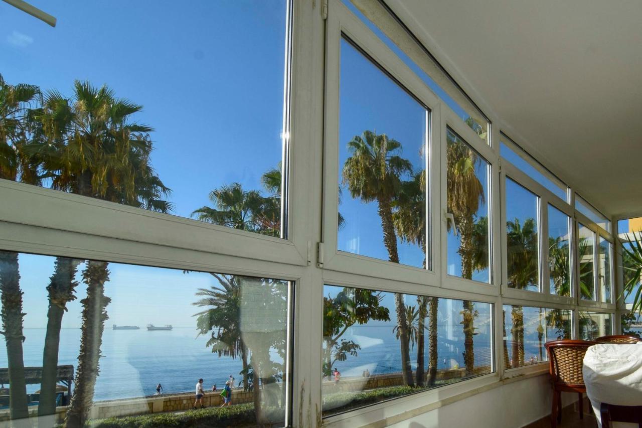 P&P Apartamentos Paseo Maritimo Pablo Ruiz Picasso Malaga Bagian luar foto
