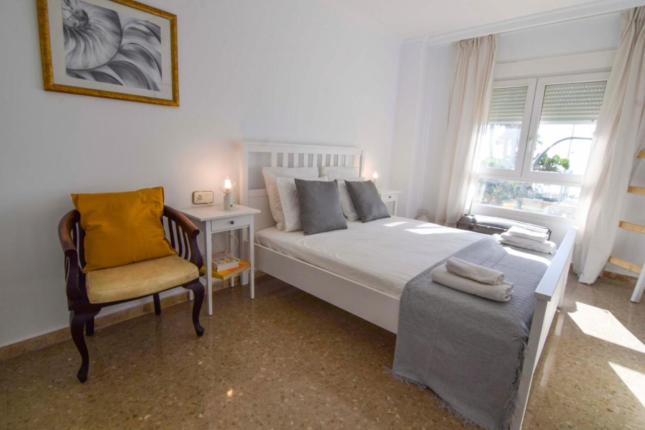 P&P Apartamentos Paseo Maritimo Pablo Ruiz Picasso Malaga Bagian luar foto