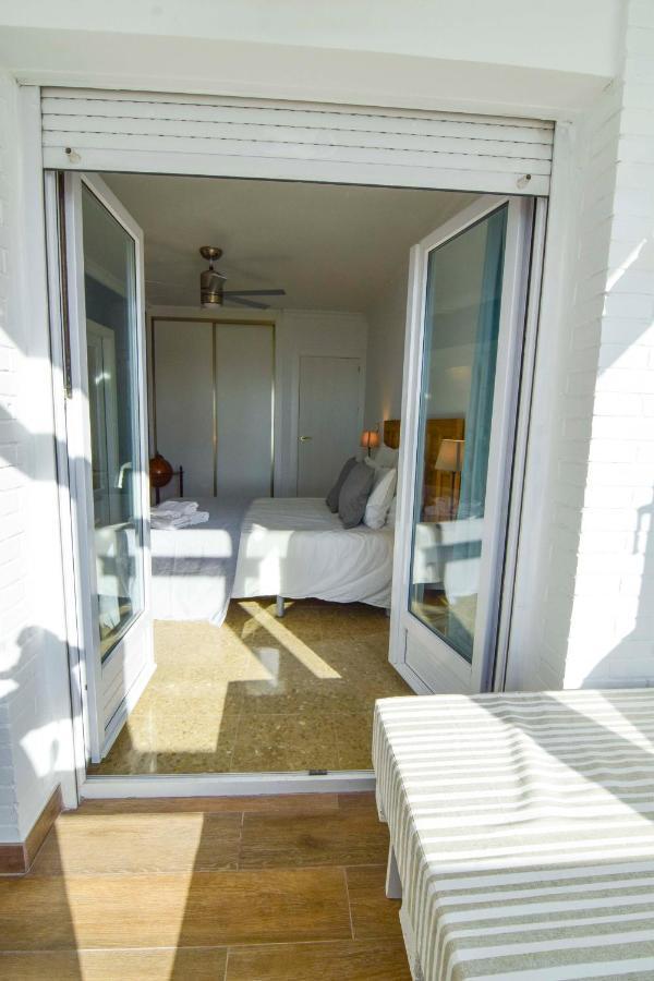 P&P Apartamentos Paseo Maritimo Pablo Ruiz Picasso Malaga Bagian luar foto
