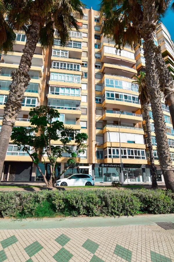 P&P Apartamentos Paseo Maritimo Pablo Ruiz Picasso Malaga Bagian luar foto