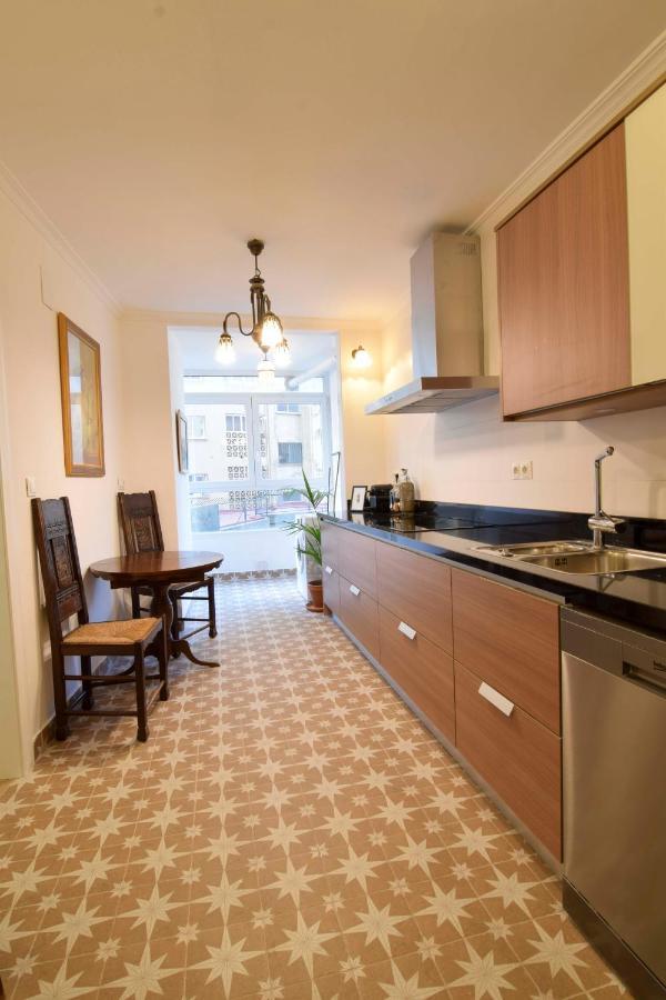 P&P Apartamentos Paseo Maritimo Pablo Ruiz Picasso Malaga Bagian luar foto