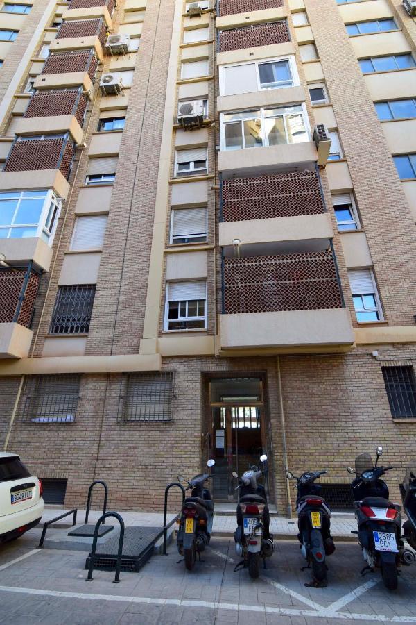 P&P Apartamentos Paseo Maritimo Pablo Ruiz Picasso Malaga Bagian luar foto