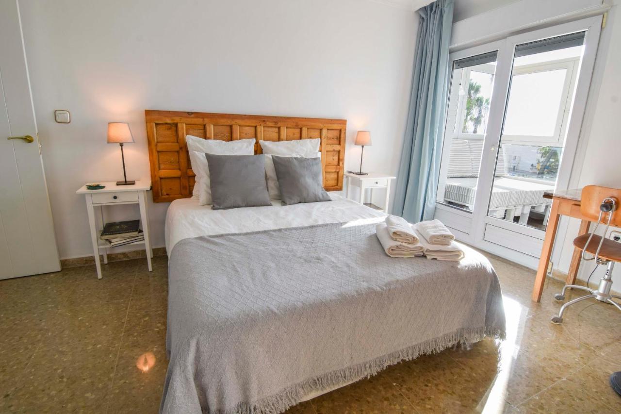 P&P Apartamentos Paseo Maritimo Pablo Ruiz Picasso Malaga Bagian luar foto
