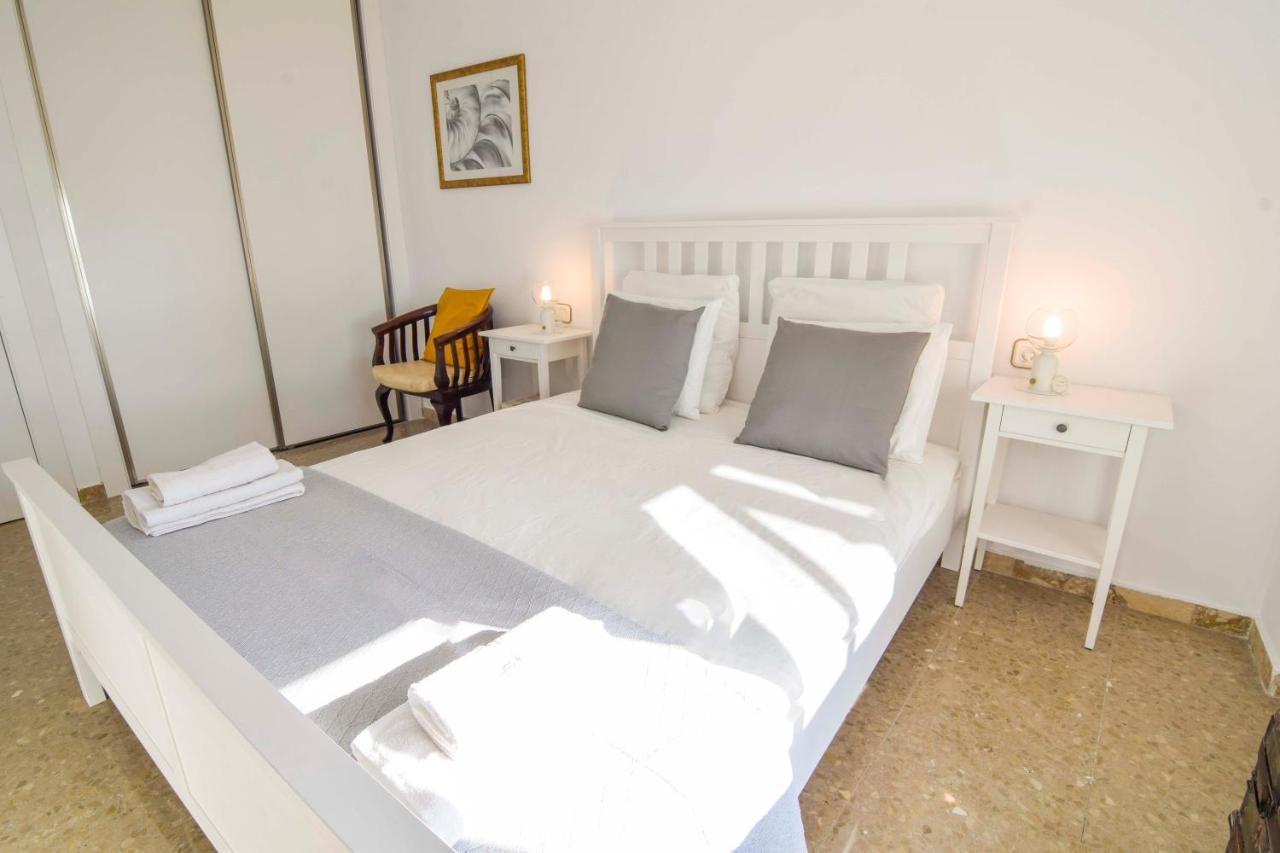 P&P Apartamentos Paseo Maritimo Pablo Ruiz Picasso Malaga Bagian luar foto