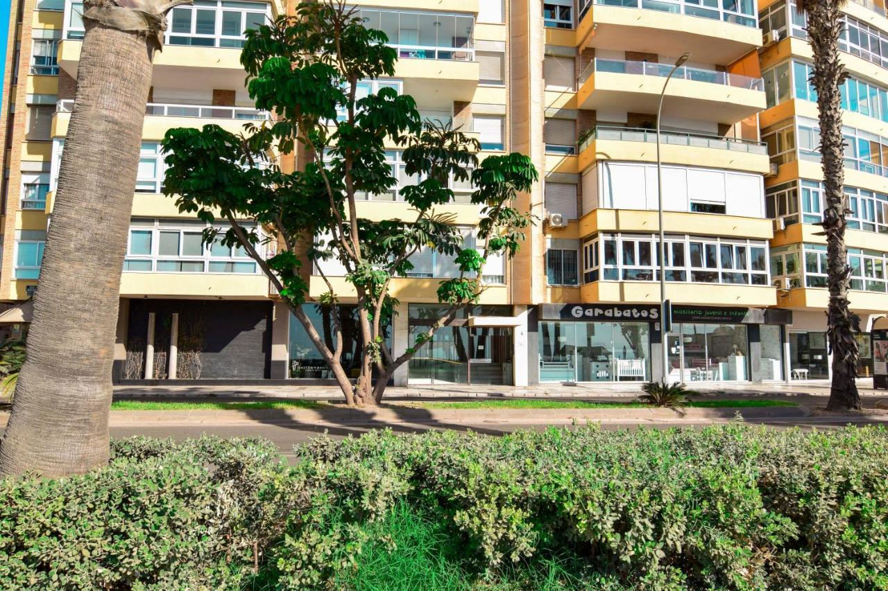 P&P Apartamentos Paseo Maritimo Pablo Ruiz Picasso Malaga Bagian luar foto