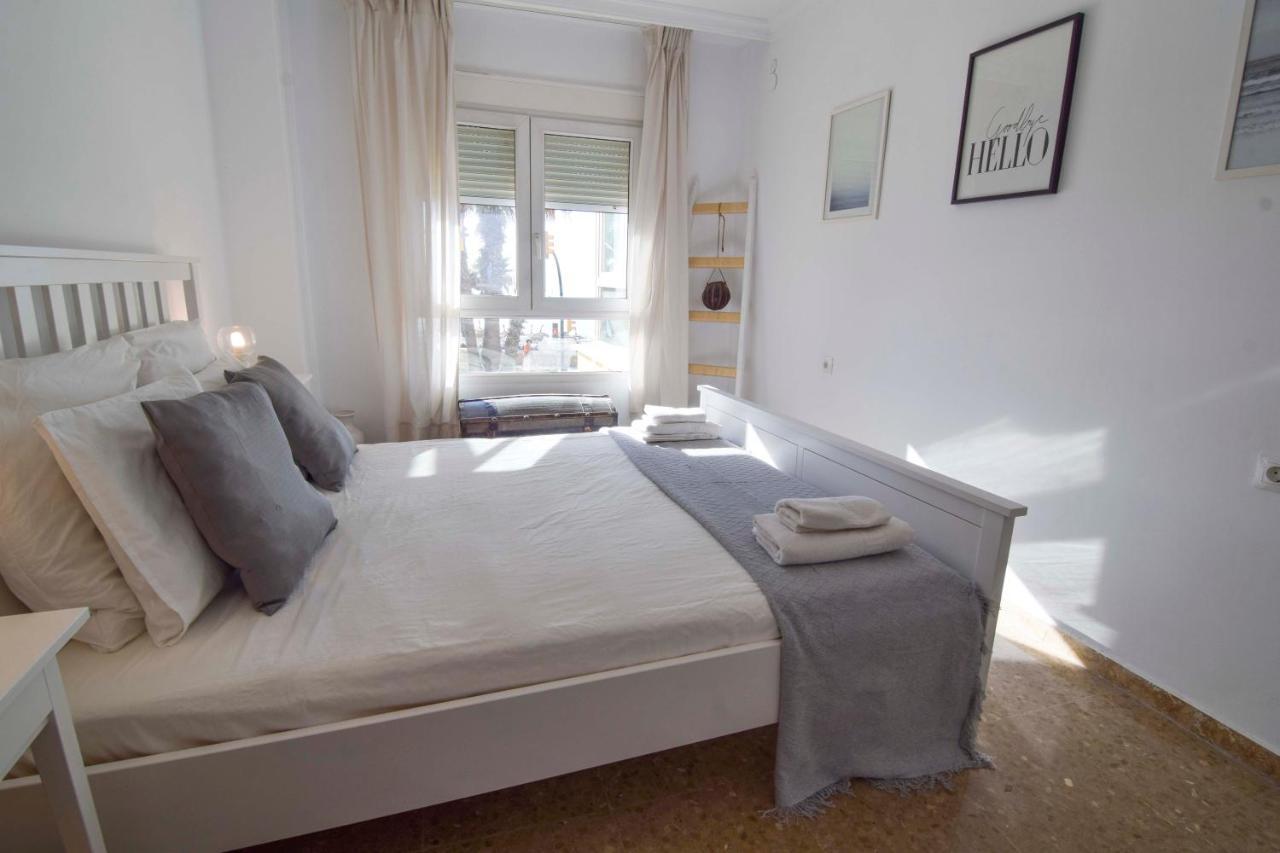 P&P Apartamentos Paseo Maritimo Pablo Ruiz Picasso Malaga Bagian luar foto